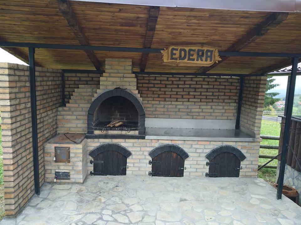 Pensiunea Edera Fundata Exterior foto